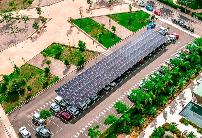 Instalación en pérgolas del aparcamiento · Protur Biomar Sensatori Resort